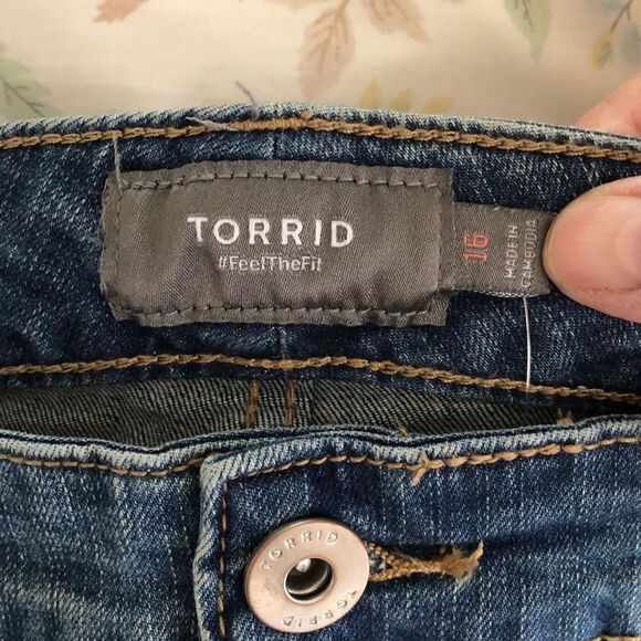 Torrid High Rise Short with Iconic Pockets Size 16 NWT - Picture 3 of 7